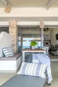 A seating area at Pallas Seaside 2