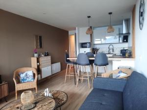 Kuchnia lub aneks kuchenny w obiekcie SUPERBE APPARTEMENT REFAIT A NEUF avec garage