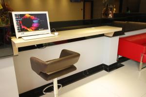 TV a/nebo společenská místnost v ubytování Hotel 99 SS2 Petaling Jaya