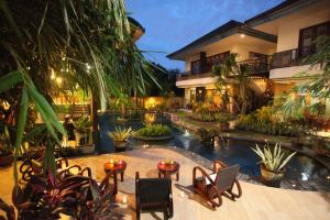 Κήπος έξω από το Sanur Seaview Hotel