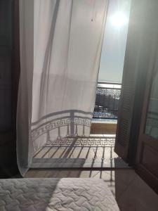 A bed or beds in a room at atoll 'Paris-Alexandre'