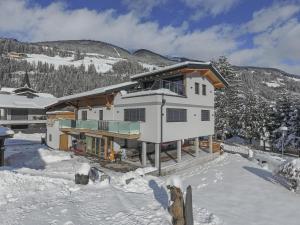 Nespecifikovaný výhled na hory nebo výhled na hory při pohledu z apartmánu