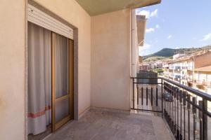 balcone con vista sulla città di Casa Nonna Maria a Calatafimi