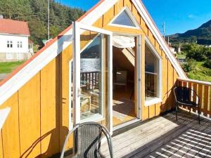 Billede fra billedgalleriet på 4 person holiday home in MÅLØY-By Traum i Måløy