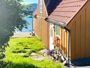 Billede fra billedgalleriet på 4 person holiday home in MÅLØY-By Traum i Måløy
