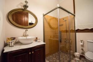 Ένα μπάνιο στο Ottoman Suites by Sera House +75 φωτογραφίες
