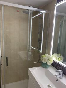 Kúpeľňa v ubytovaní Luxury apartment Old Town 1Bedroom