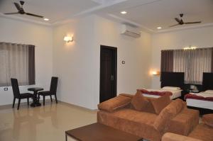 Gallery image of Hotel SSLR ,Gangavathi in Hampi