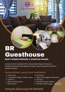 un flyer pour une maison d'hôtes avec un salon dans l'établissement BR Guesthouse Kuantan, à Kuantan