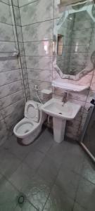 Ein Badezimmer in der Unterkunft Résidence Diakhaby