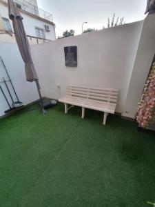 Zdjęcie z galerii obiektu Precioso apartamento con patio. w Maladze