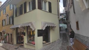 Το κτήριο όπου στεγάζεται  το διαμέρισμα