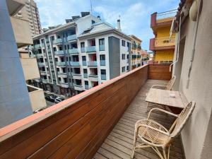 A balcony or terrace at GRAN ATICO en EL CENTRO CERCA DE LA PLAYA