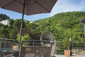 Pemandangan gunung umum atau pemandangan gunung yang diambil dari hotel