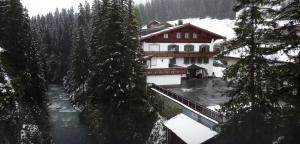 Hotel Pension Alpenrose im Winter