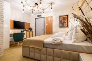 Кровать или кровати в номере Razelm Luxury Resort