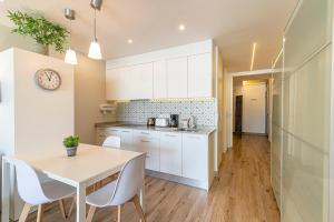 Kuchyňa alebo kuchynka v ubytovaní GO2TENERIFE Apart'Costa Terrace, Swimming pool & Parking