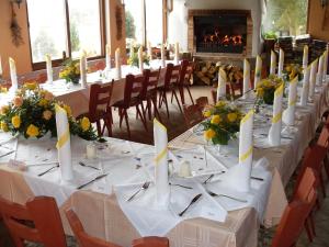 Restaurace v ubytování Pension Všeruby + 37 fotografií