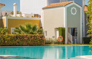 Bazén v ubytování Nice Apartment In Estepona With Wifi nebo v jeho okolí + 34 fotografií