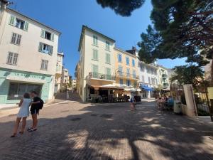 Goście zatrzymujący się w obiekcie In the hart of old Cannes - Place du Suquet - 2 Min Walking distance from Palais de Festivals and Beaches