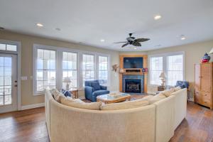 Gallery image of Day at the Beach Ocean Ridge in North Topsail Beach +29 photos