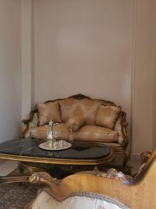 A seating area at Pyramids House inn