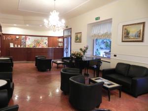 A seating area at Hotel Villa Robinia
