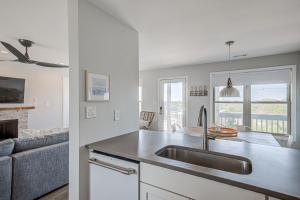 Gallery image of Light Oasis in Topsail Beach +18 photos