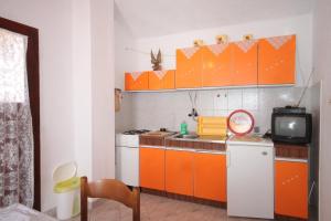 Kuchyňa alebo kuchynka v ubytovaní Apartment Stivan 382a