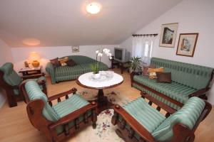 Posedenie v ubytovaní Apartments and rooms with parking space Cunski, Losinj - 2498