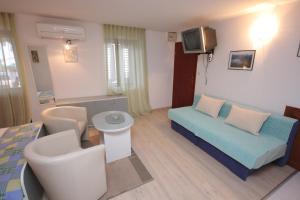 Posedenie v ubytovaní Apartments with parking spaces Vis - 2476
