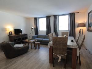 Televízia a/alebo spoločenská miestnosť v ubytovaní Appartement 3 pièces pour 6 personnes à 350m des pistes – Résidence Petite Ourse, Flaine Forêt - FR-1-687-16
