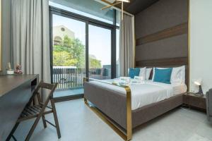 Postel nebo postele na pokoji v ubytování Modern studio w spacious terrace in JVC -Suiteable