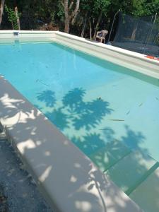 Bazén v ubytování CASA LILI LUXURY VALLADOLID "Fast Wifi, Hot Water, Kitchen & TV" nebo v jeho okolí