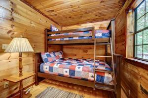 Postel nebo postele na pokoji v ubytování Private Broken Bow Cabin with Hot Tub and Gazebo!