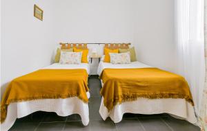 Postel nebo postele na pokoji v ubytování Beautiful Home In El Coronil With Wifi