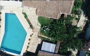 an overhead view of a swimming pool in a yard at Akay Hotel in Selçuk