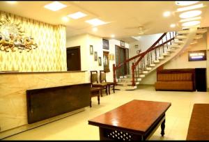 Ο χώρος του λόμπι ή της ρεσεψιόν στο Hotel Kirandeep, Agra
