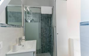 A bathroom at Villa Cavarra