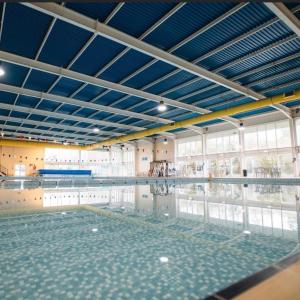 Bazén v ubytování Riverwood Lodge nebo v jeho okolí