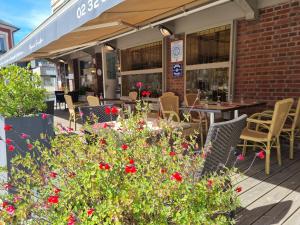 Foto dalla galleria di L'auberge Du Cochon D'or a Beuzeville