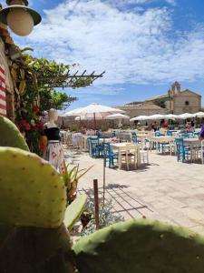 A restaurant or other place to eat at Villa Cavarra