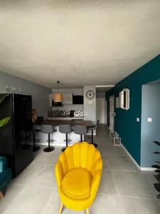 Kuchyň nebo kuchyňský kout v ubytování Le Chacha - superbe appartement à 2 minutes de la plage à pied