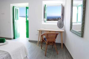Posteľ alebo postele v izbe v ubytovaní Typical Canarian house with fabulous sea views