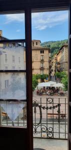 Balcó o terrassa a EL MUSSOL DE LA VILA Camprodon, balconets amb vistes a la plaça