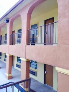 Balkón nebo terasa v ubytování Texan Inn and Suites Tilden