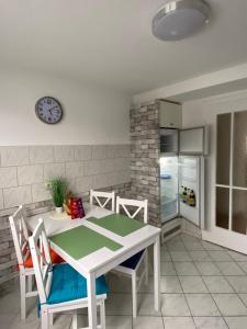 Kuchyň nebo kuchyňský kout v ubytování Apartment Q im Zentrum von Königsbronn
