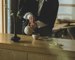 cyashitsu ryokan asakusa的咖啡和沏茶工具