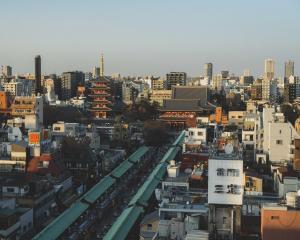 东京景观或在日式旅馆看到的城市景观