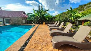 Piscina di SBG Resort Lambug o nelle vicinanze